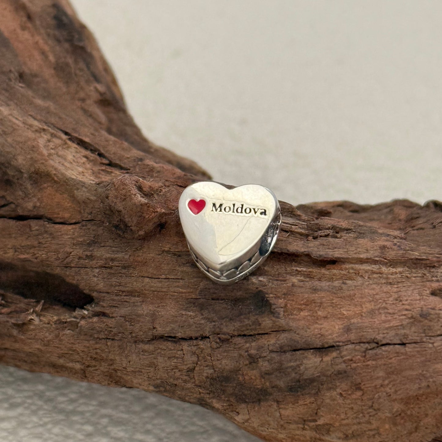 Moldova Flag Exclusive Heart Bead Charm for Pandora Bracelet