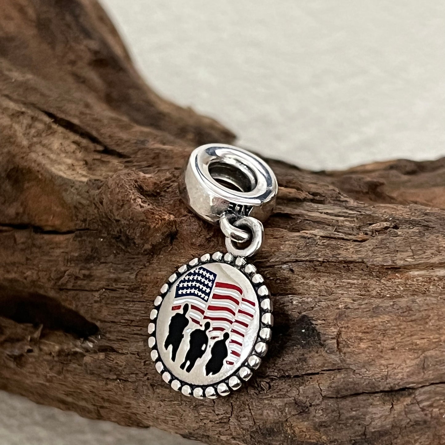 U.S. Army's Exclusive Dangle Charm for Pandora Bracelet