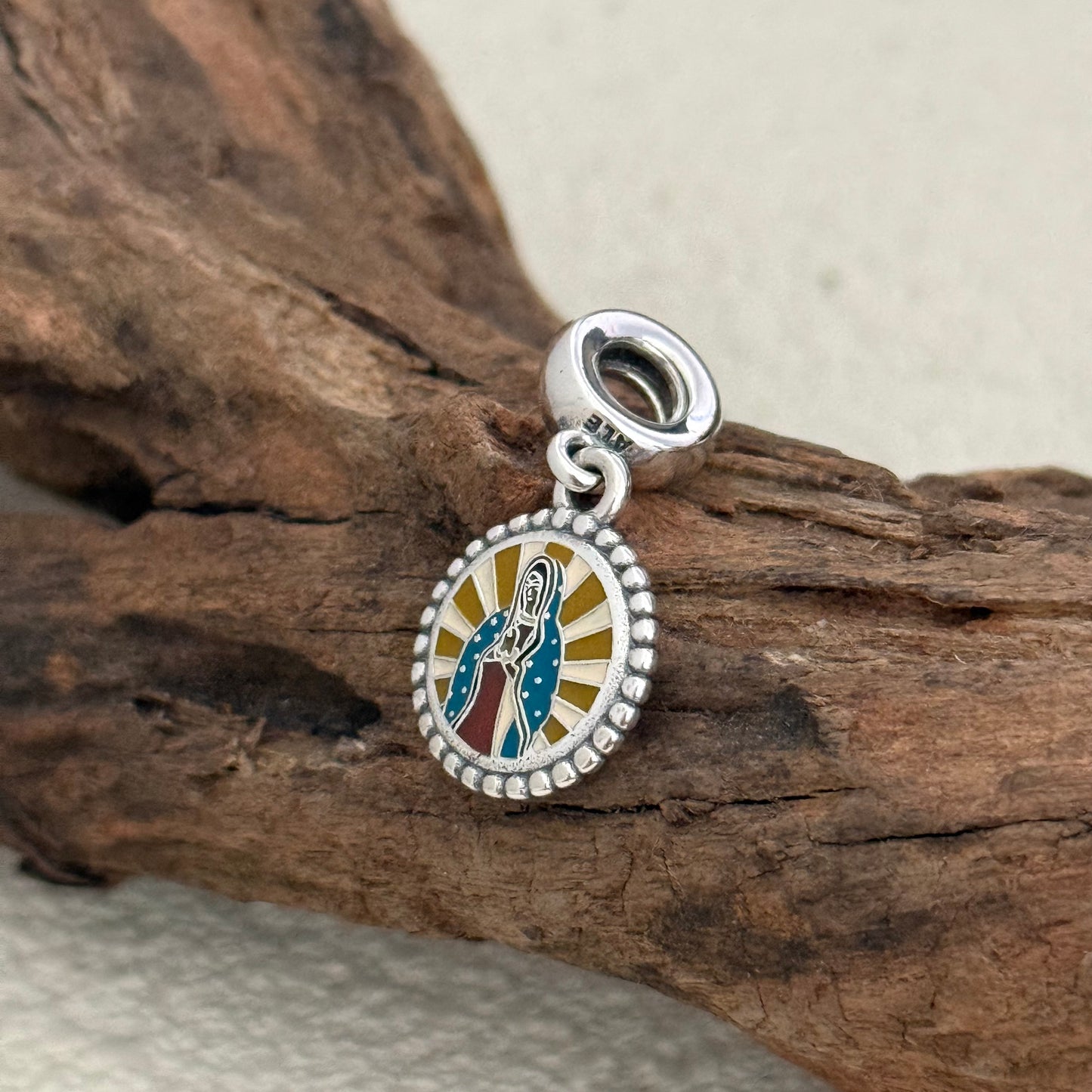 Colgante Virgen de Guadalupe fondo dorado Exclusive Dangle Charm Pendant for Pandora Bracelet