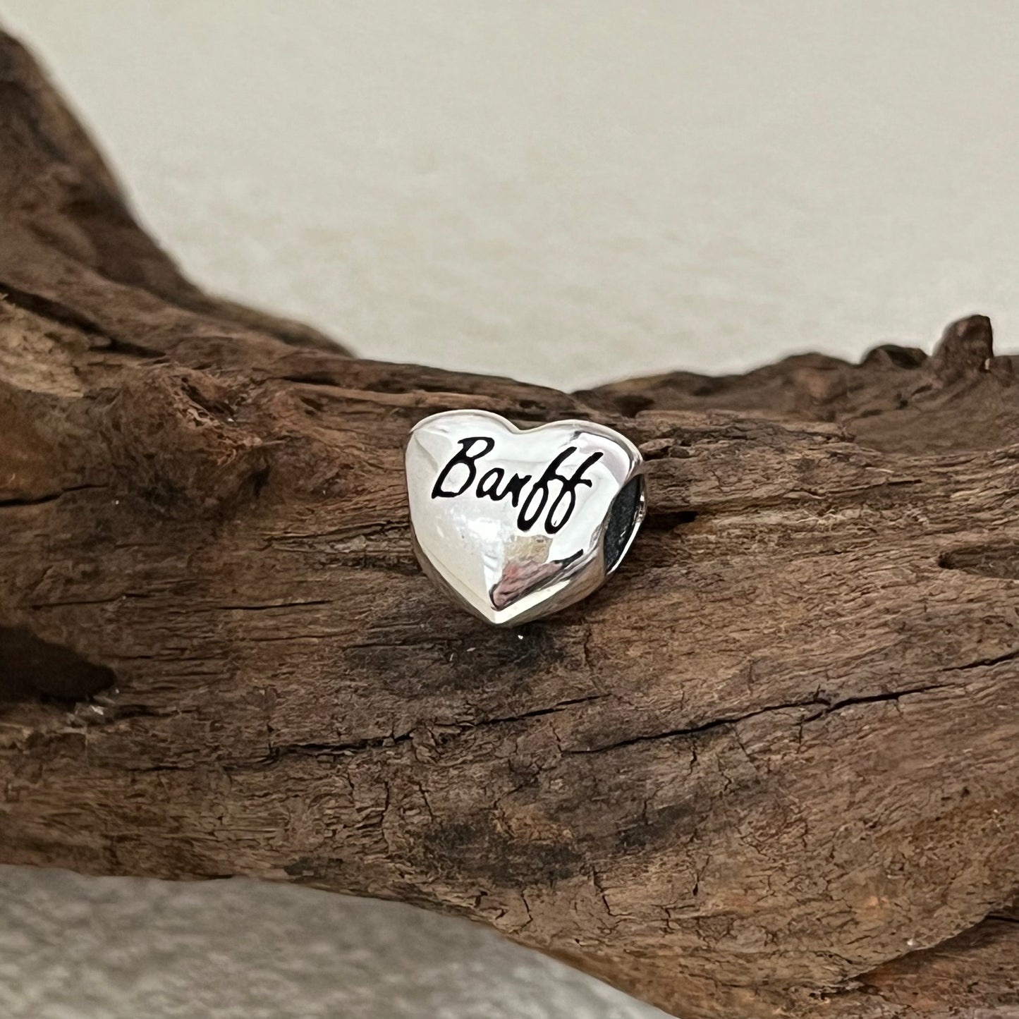 Banff Elaphurus davidianus Exclusive Heart Bead Charm for Pandora Bracelet