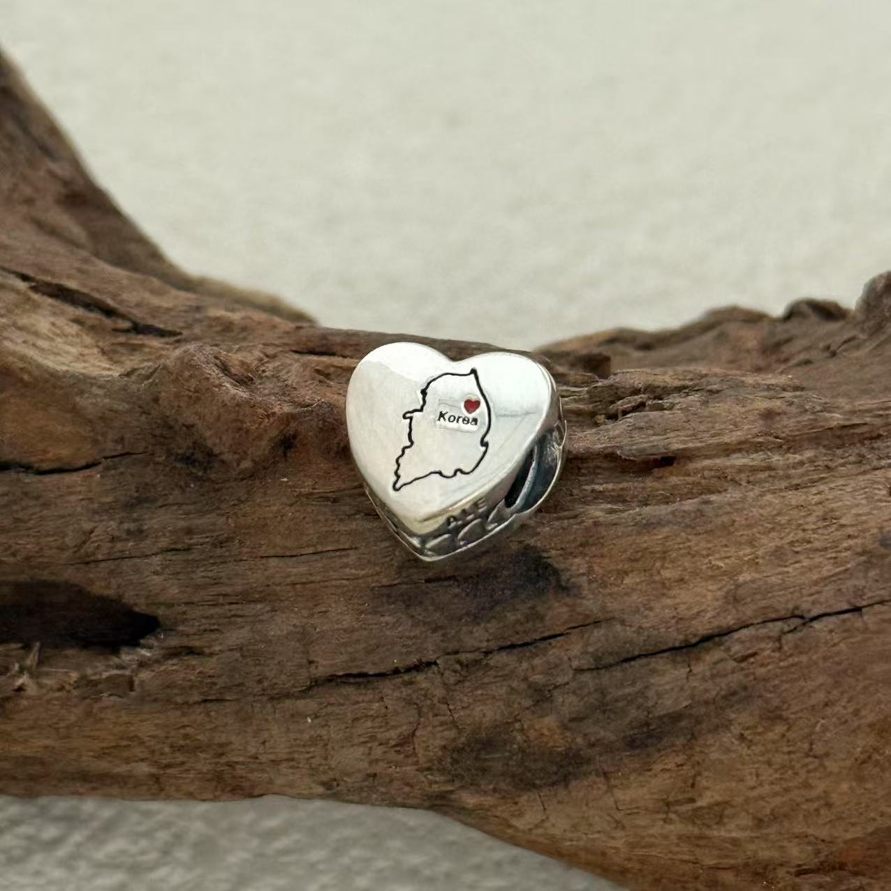 Korea Map Charm Exclusive Heart Bead Charm for Pandora Bracelet