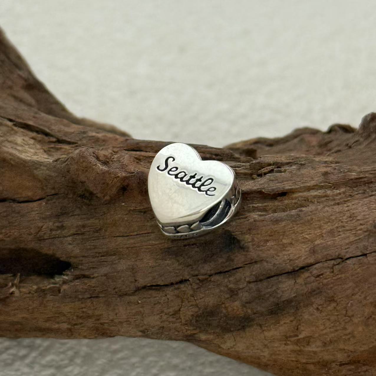Seattle Space Needle Olympic Mountains Exclusive Heart Bead Charm for Pandora Bracelet